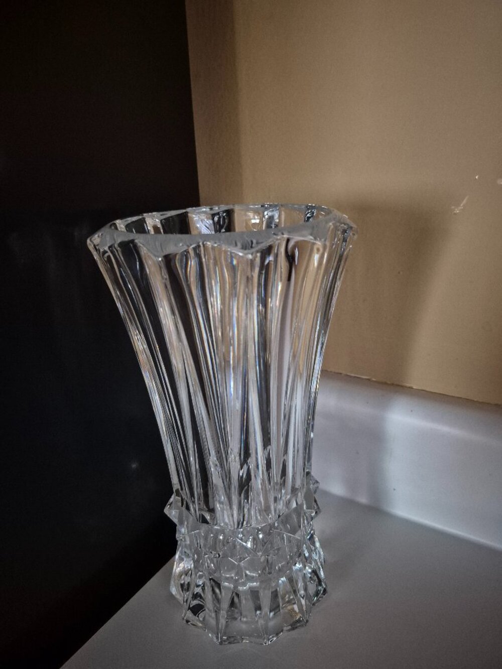VINTAGE MIKASA RAINIER CRYSTAL FLOWER VASE